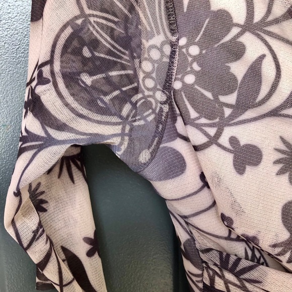 Weston Wear Sheer Elbow Length Stretchy Top Lined - Picture 6 of 14